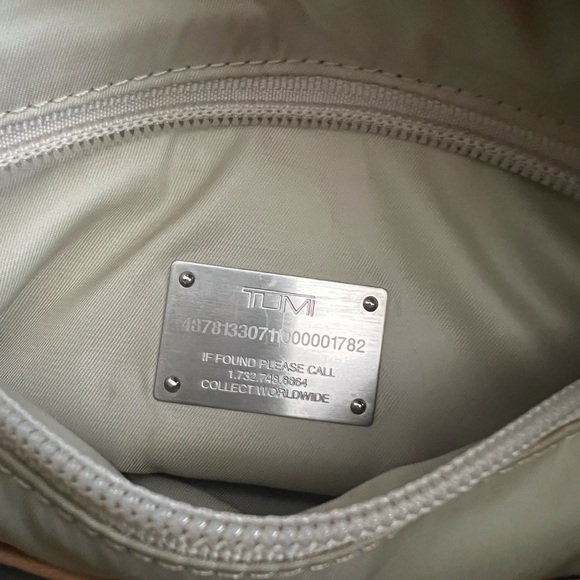 Tumi Crossbody Bag Purse Green Nylon Wide Adjustable Strap Pockets Leather Trim - Picture 4 of 12